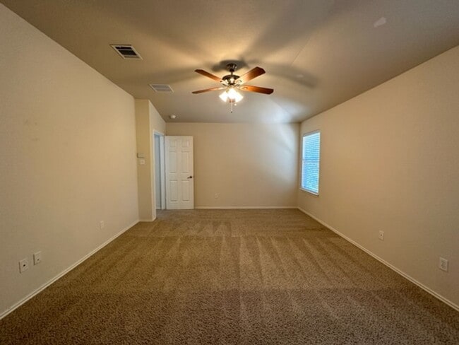 Building Photo - Wonderful home is South Austin. Great loca...