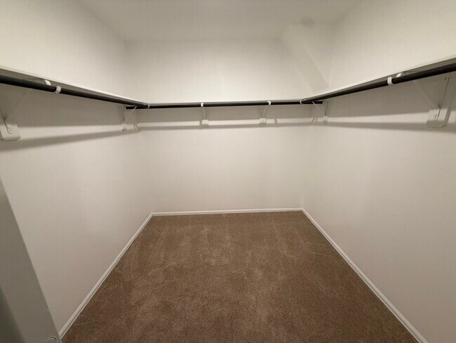 Building Photo - 7323 Greenbriar Cayon Ln