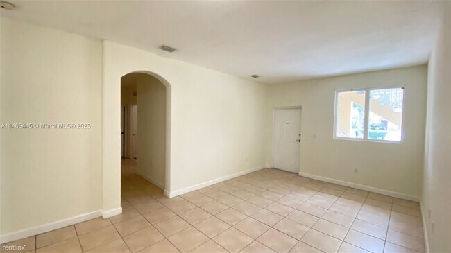 Building Photo - 3 br, 2 bath House - 2735 SE 16th Ave Unit...