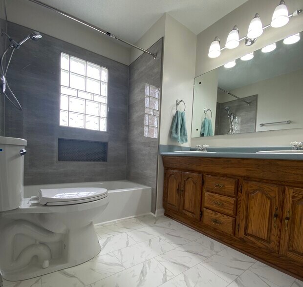 Building Photo - 9601 Horton St