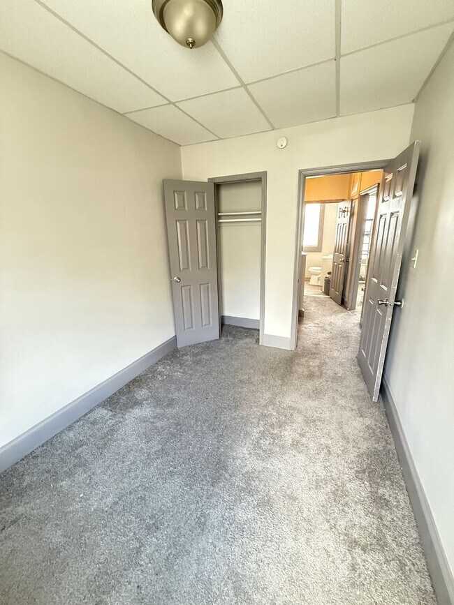 Building Photo - 4027 Belwood Ave