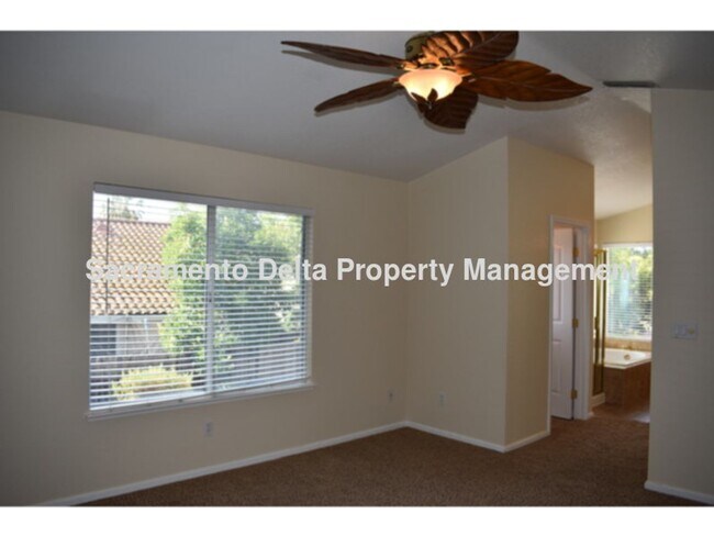 Building Photo - Rocklin home with pool & newer HVAC!