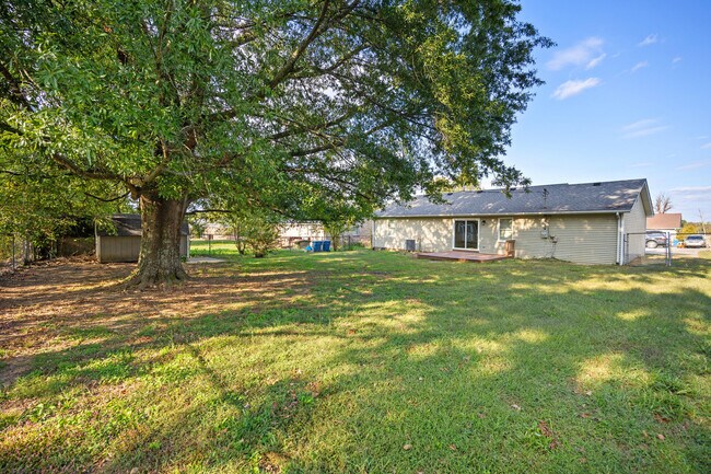 Building Photo - 1060 Butler Dr