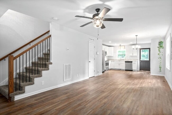 Building Photo - 960 Charlotte St