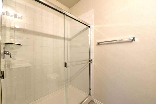 Building Photo - Gorgeous one story home!  3 bedrooms  | 2 ...