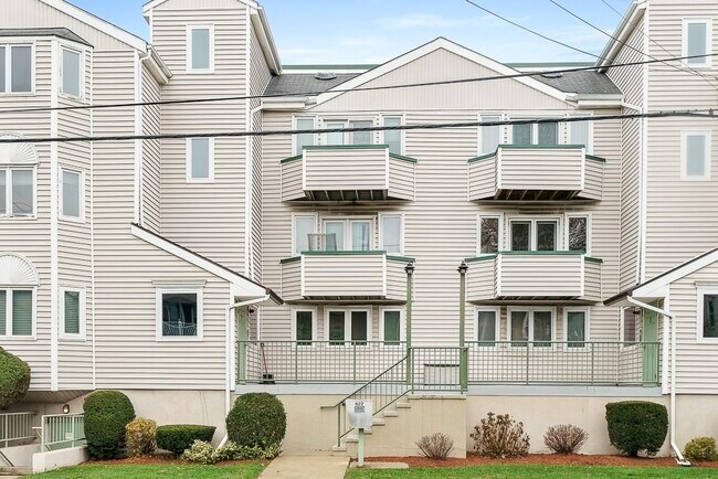 Building Photo - 622 Boston Ave