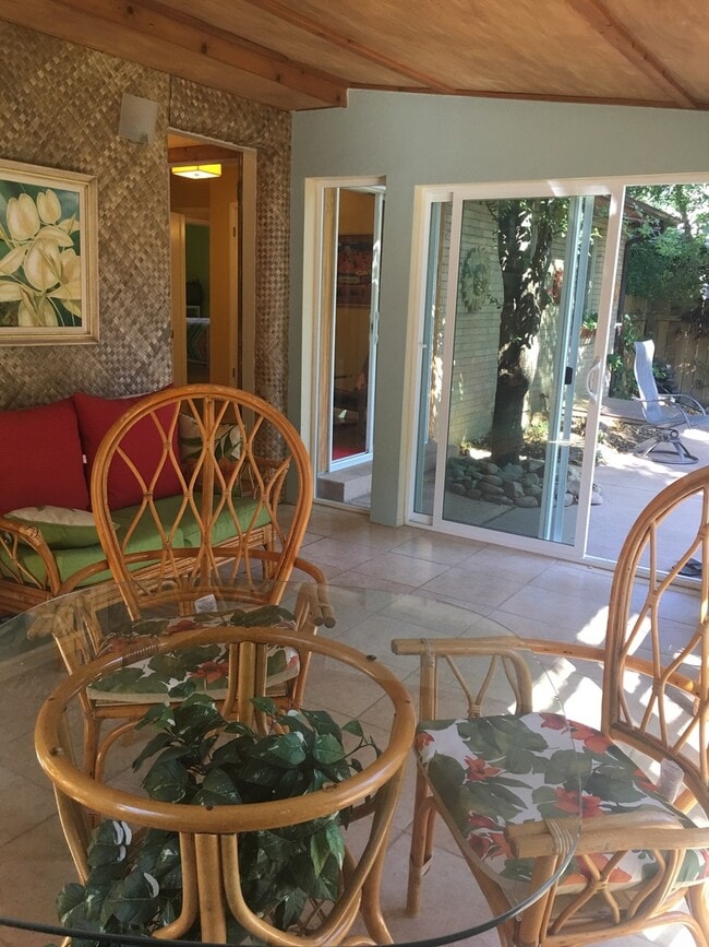 Building Photo - COMING SOON - Great Location - Close to Sw...