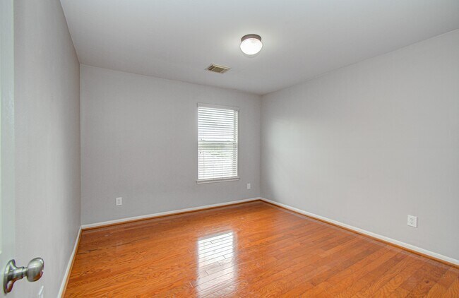 Building Photo - 6307 S Wintersage Ln