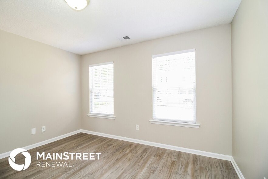 Building Photo - 484 Bedford Knoll Dr