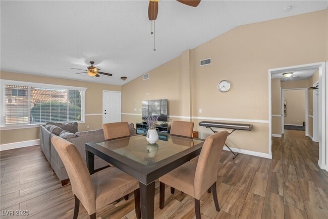 Building Photo - 933 Derringer Ln