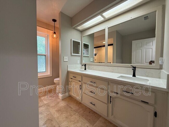 Building Photo - 1351 Aksland Dr