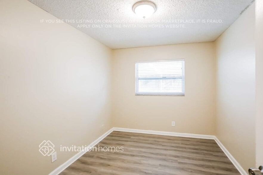 Building Photo - 10966 Winding Creek Way
