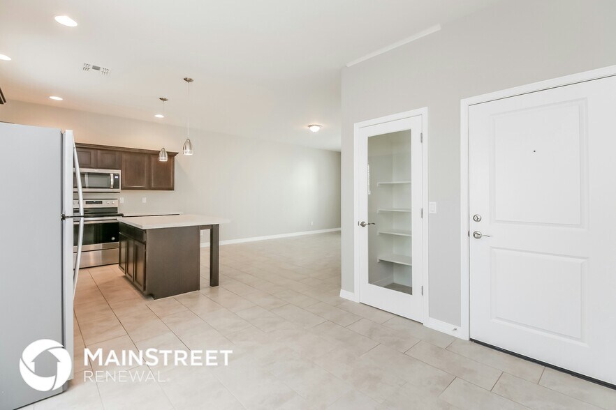 Building Photo - 2000 N 36th St