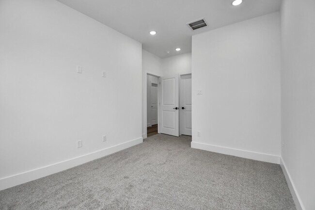 Building Photo - 2610 Vance St
