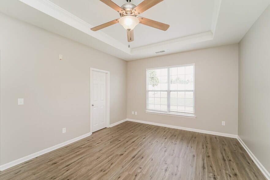 Building Photo - 16826 Macanthra Dr