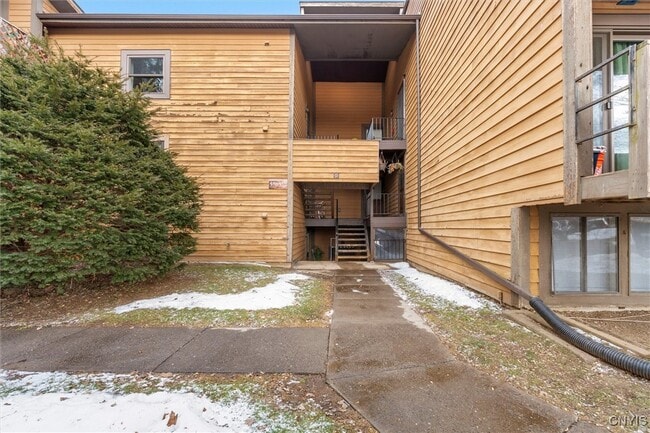 Building Photo - 576 Village Blvd N