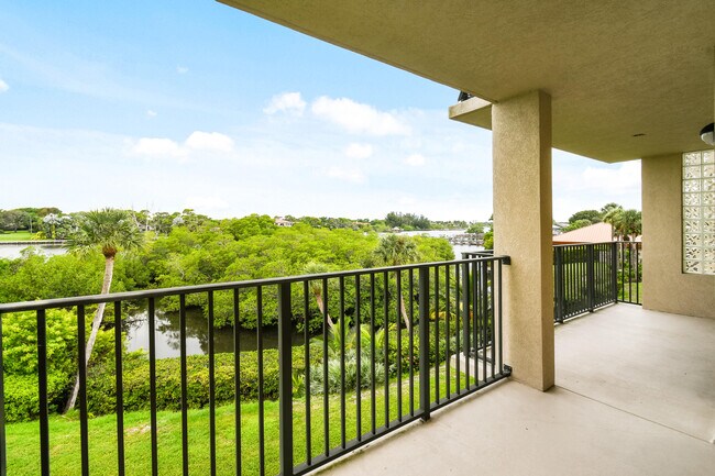 Building Photo - 1701 Marina Isle Way