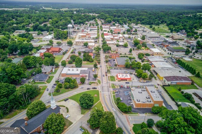 Building Photo - 227 Alcovy St