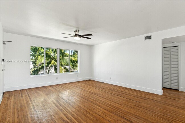 Building Photo - 820 83rd St