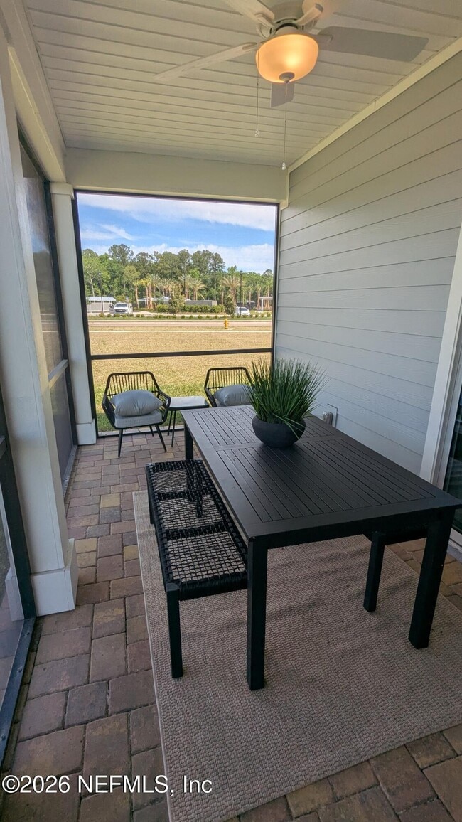 Building Photo - 15615 Thomas Crk Wy