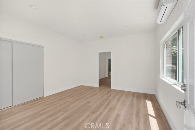Building Photo - 1530 N Mariposa Ave