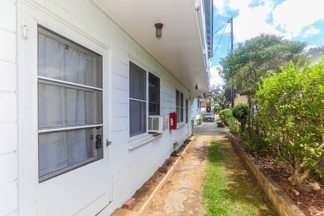 Building Photo - Moilili - ground floor 1 bedroom, 1 bath, ...