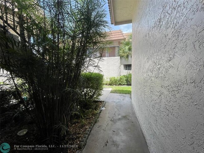 Building Photo - 12222 Royal Palm Blvd