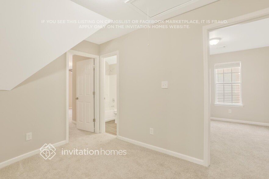 Building Photo - 1009 Meadow Glen Cir