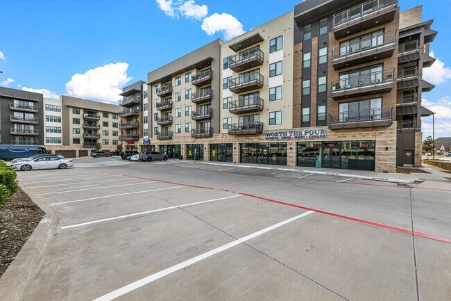 Building Photo - Modern 1/1 Condo in The Colony