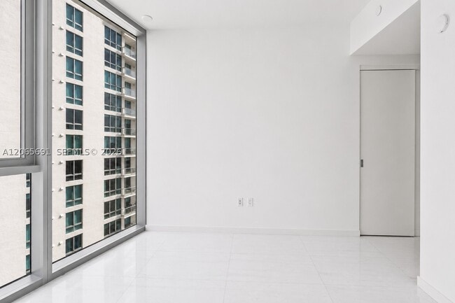 Building Photo - 300 Biscayne Blvd