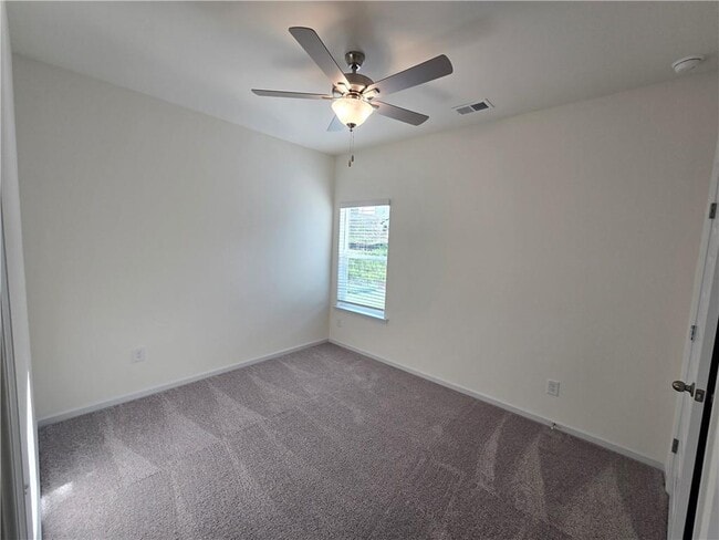 Building Photo - 142 Hadley Wy
