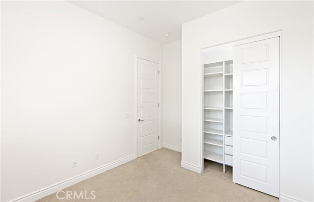 Building Photo - 148 Spectacle