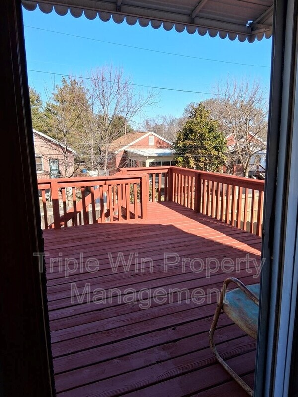 Building Photo - 313 Carthage Ave