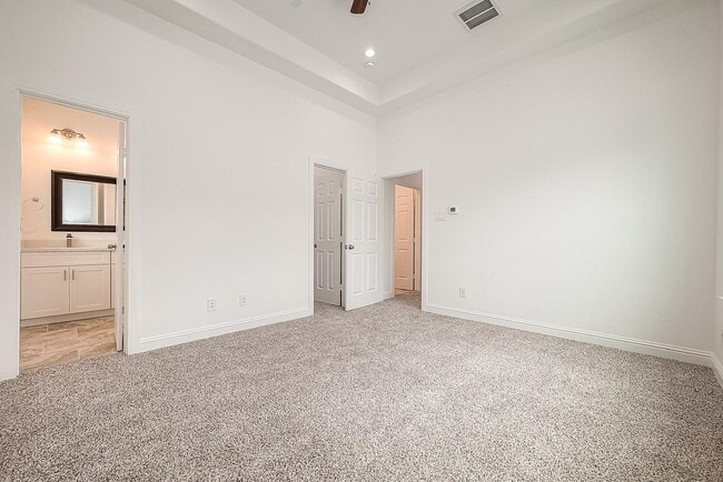 Building Photo - 4319 Rosemont St