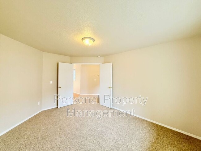 Building Photo - 11117 NE 104th St