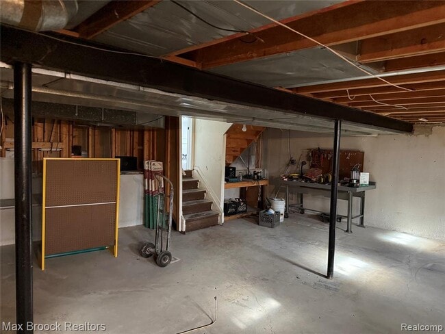 Building Photo - 38527 Claremont Dr