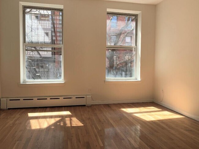 Building Photo - 1 bedroom in New York NY 10019