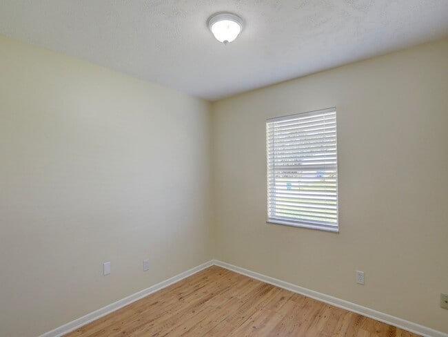 Building Photo - 279 Englar Dr