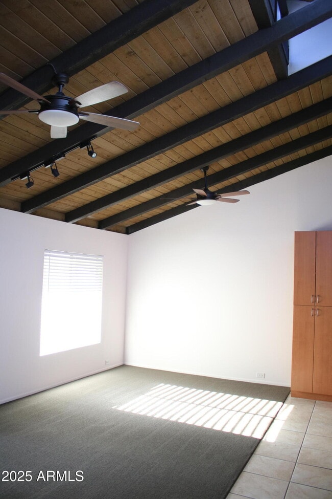 Building Photo - 4722 N 10th Pl