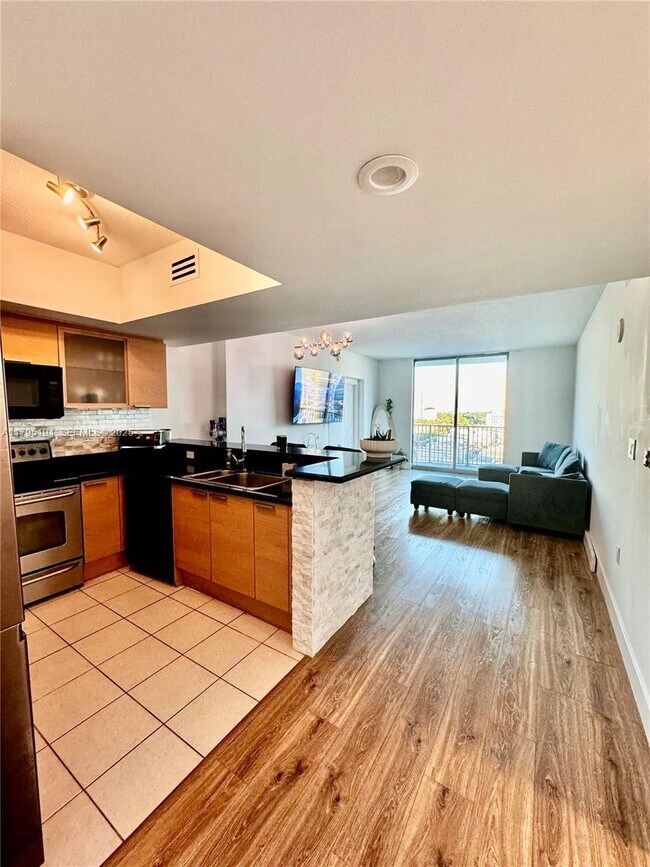 Building Photo - 140 S Dixie Hwy