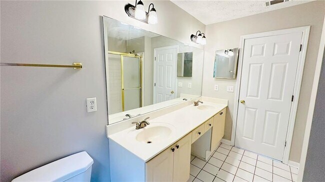 Building Photo - 2321 Clipper Ln