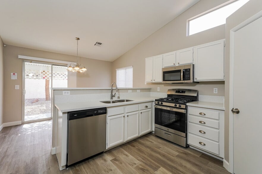 Building Photo - 3639 Covewick Dr