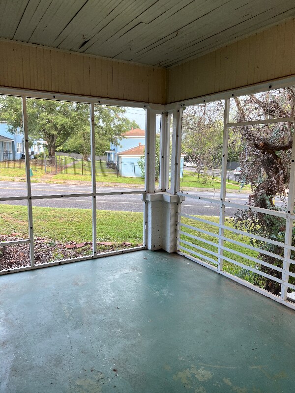 Building Photo - 830 North Ave