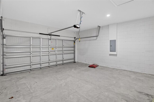 Building Photo - 8162 N Maltese Dr