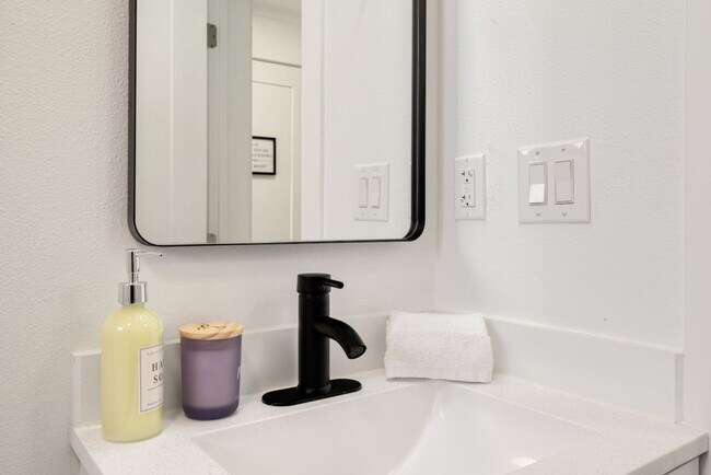 Building Photo - 3413 N 8th St