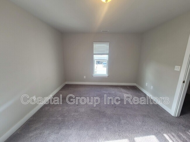 Building Photo - 1233 Auburn Hill Dr