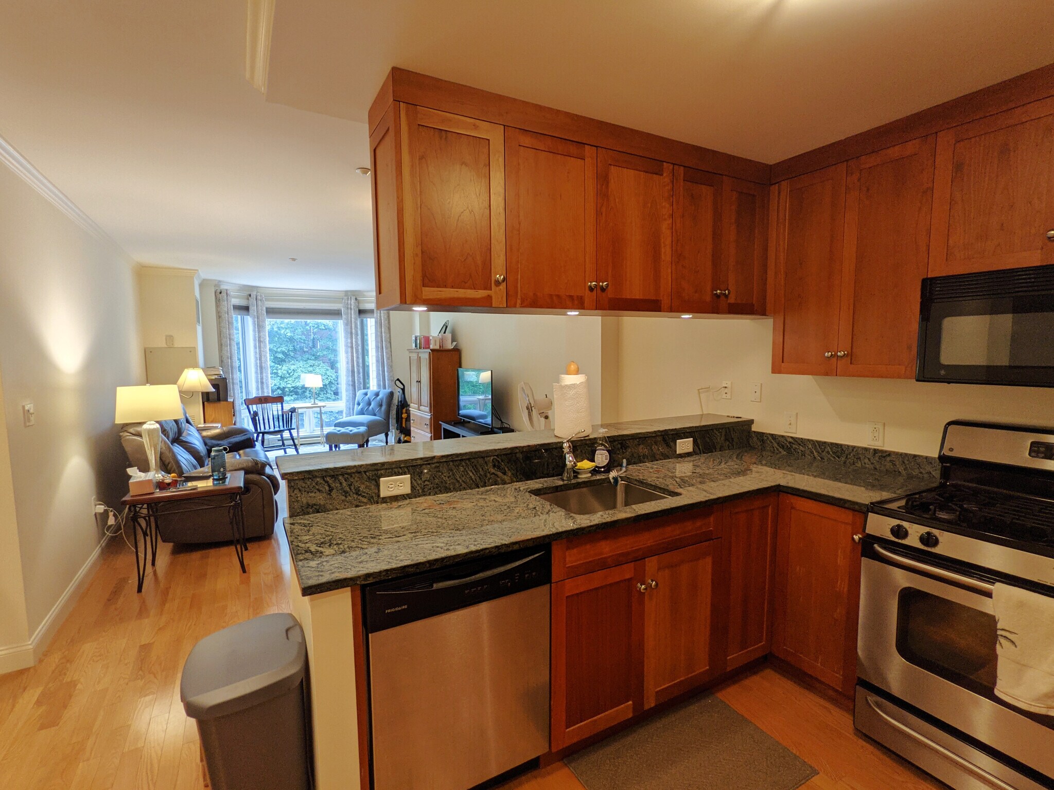 Building Photo - 2 Saint Paul St