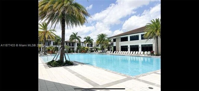 Building Photo - 4640 NW 84th Ave