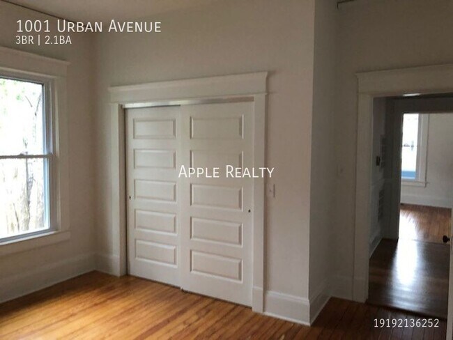 Building Photo - 1001 Urban St