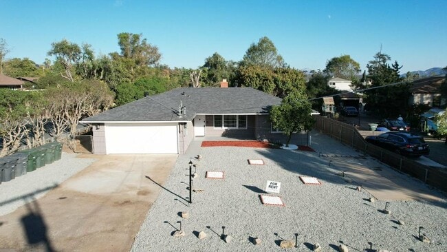 Building Photo - 4015 Calavo Dr